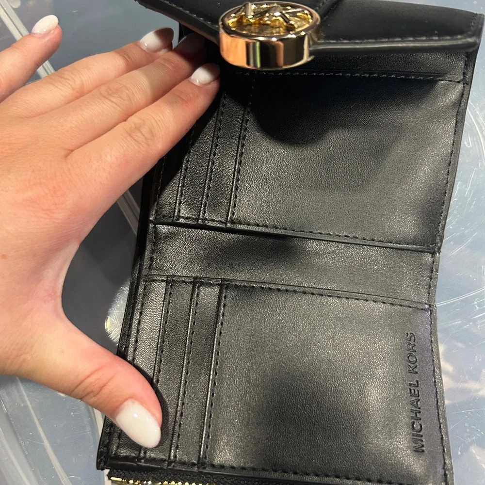 Michael Kors Black Vegan Wallet with Gold MK Emblem style Carmen - Picture 3 of 4